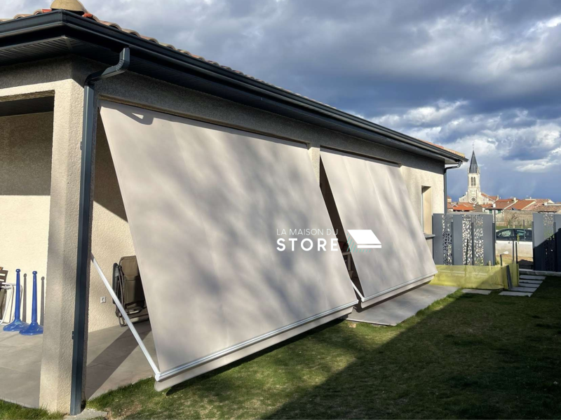 Installation de stores à projection bannette à Vernosc 07430 proche de Saint Péray 07130