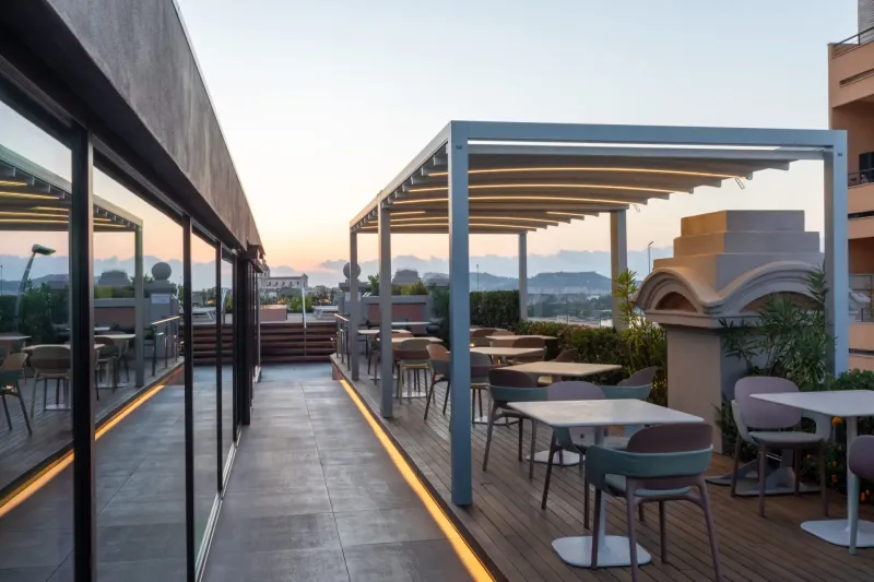 Pergola à toile enroulable/rétractable